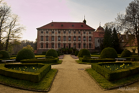 Jarní podvečer na zámku Libochovice