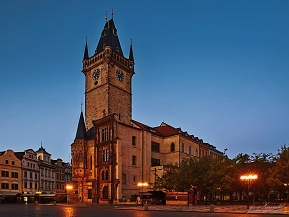 Svítání u Staroměstské radnice
